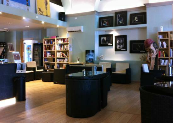 Luccalibri Libreria Caffe Letterario