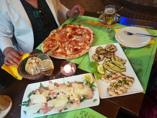 Trattoria Pizzeria Gustoleo