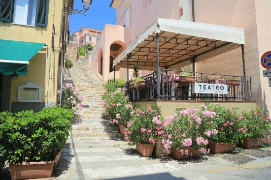 Teatro Bistro & Wine Bar