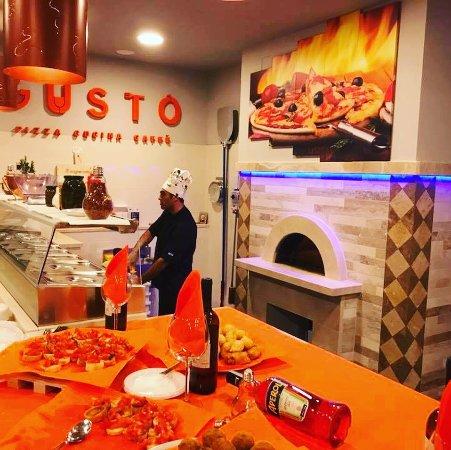 Gusto Pizza Cucina Caffe