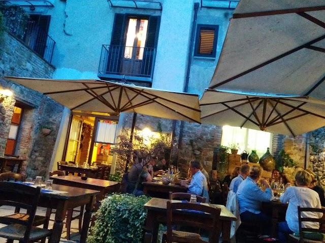 Alla Corte Di Bacco