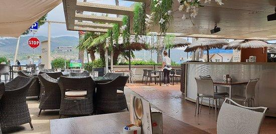 Garden Bar